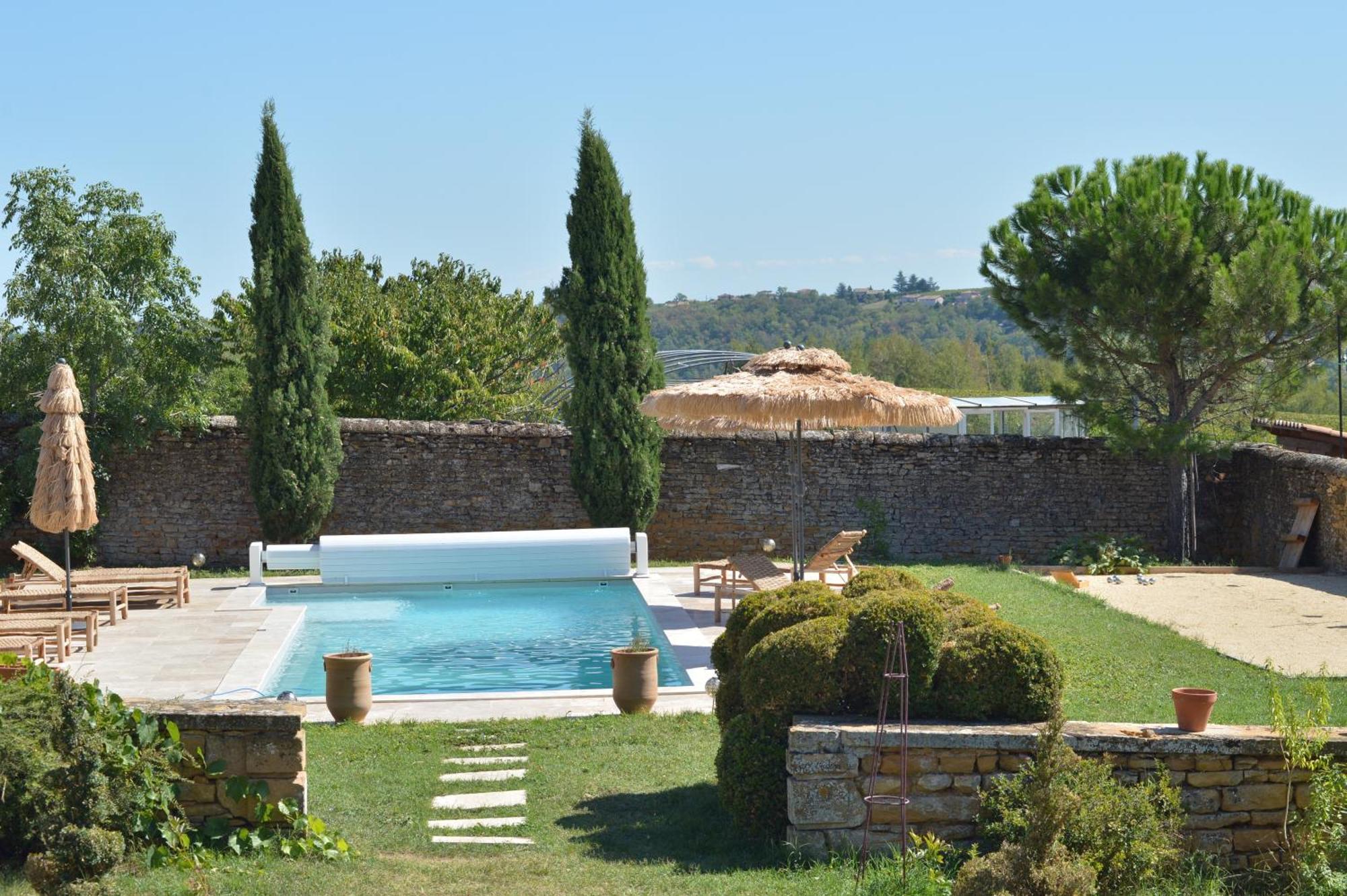 Le Clos Zelie Hotel Pouilly-le-Monial Exterior photo