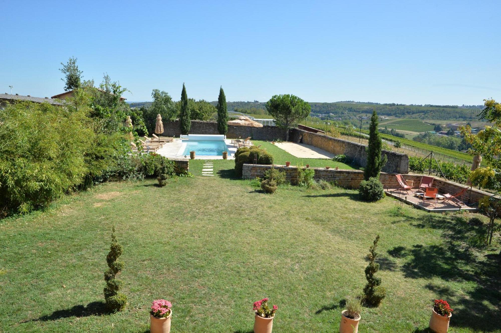 Le Clos Zelie Hotel Pouilly-le-Monial Exterior photo