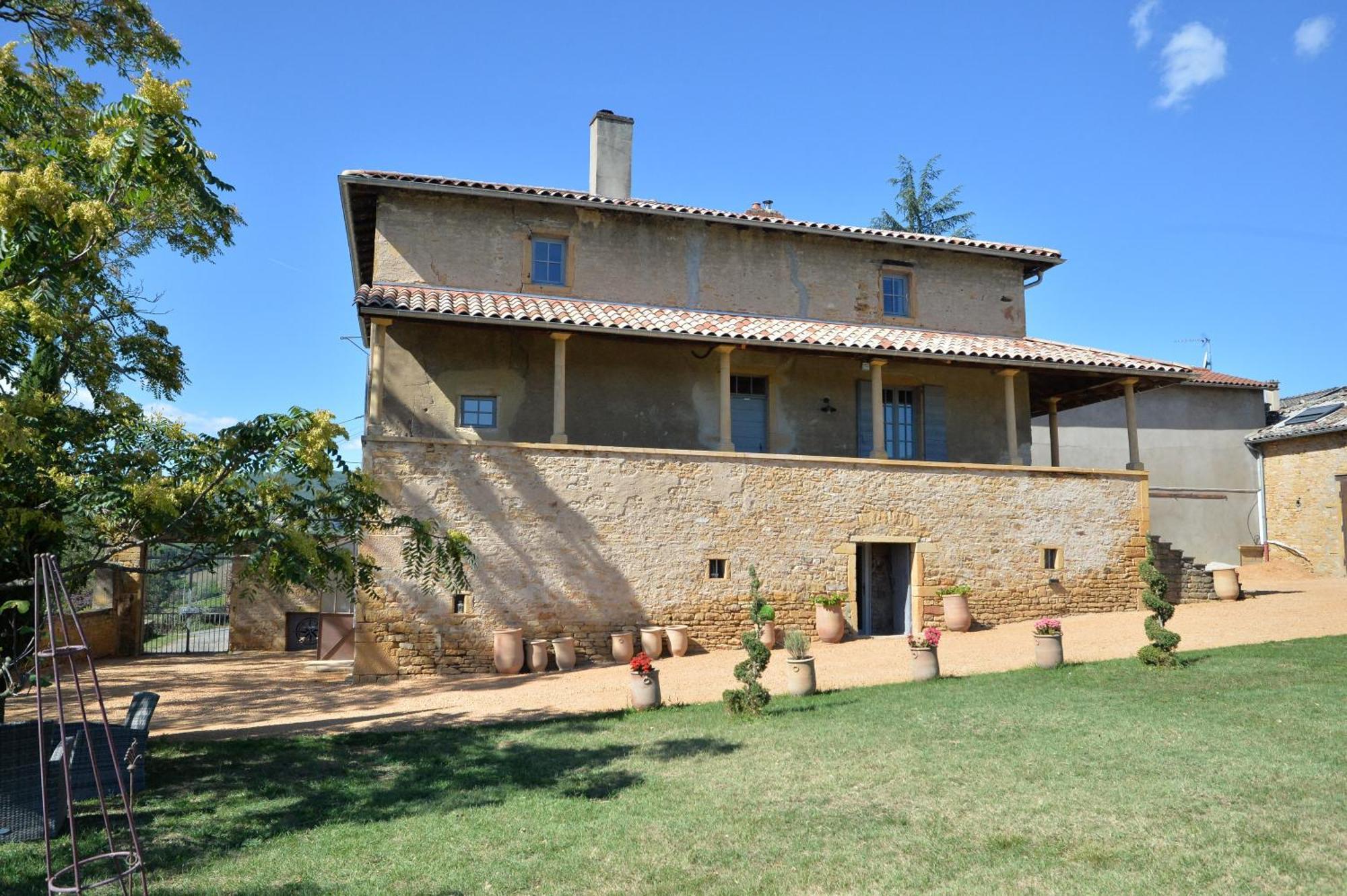 Le Clos Zelie Hotel Pouilly-le-Monial Exterior photo